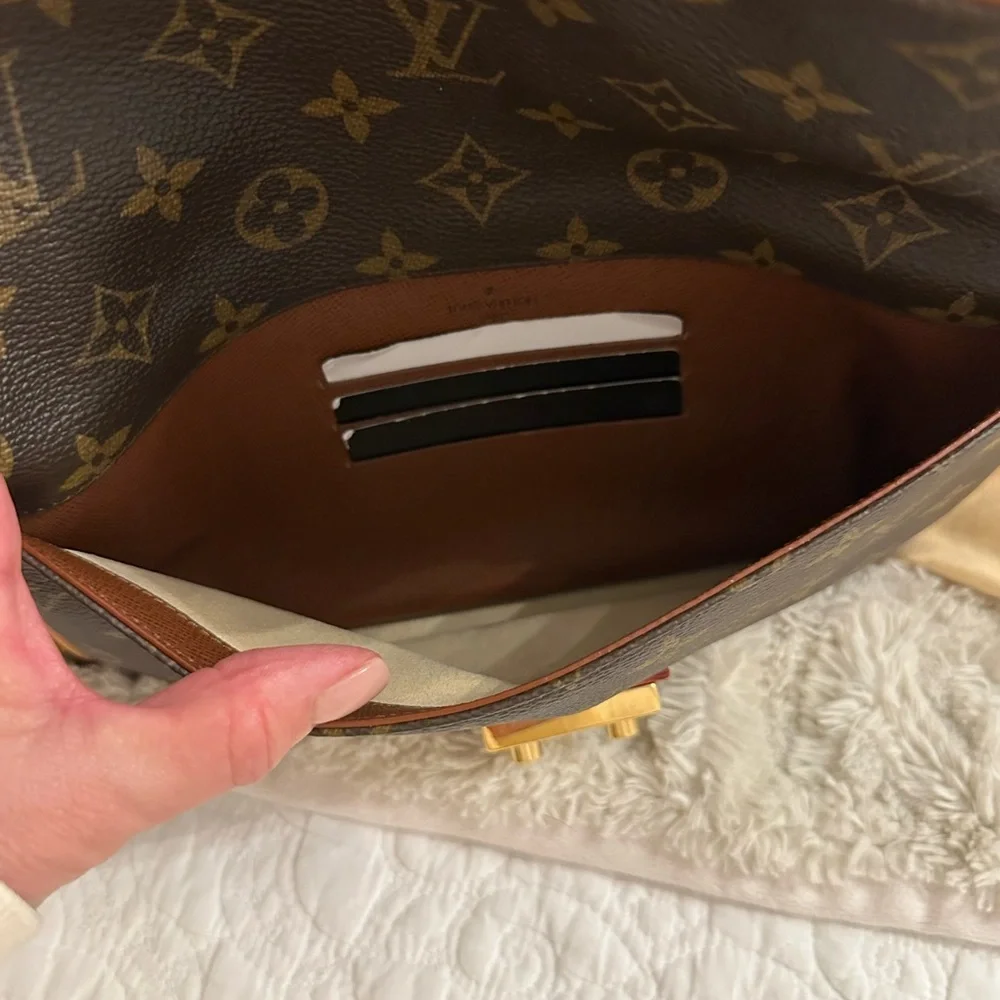 Louis Vuitton Brown and Tan Monogram Clutch - Picture 8 of 13